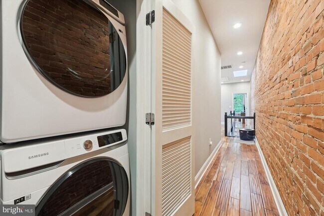 Building Photo - 141 T St NW