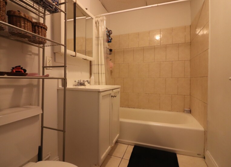 Building Photo - 238 Hemenway St