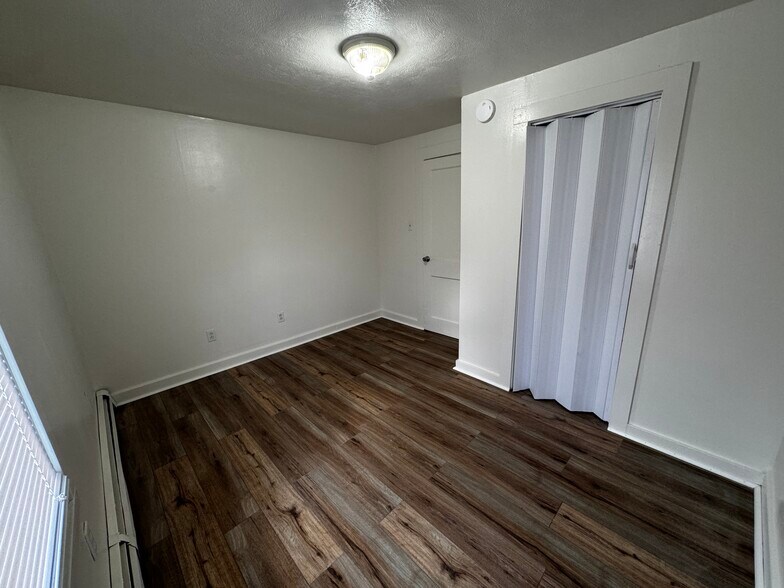 Building Photo - 1284 Slater Rd