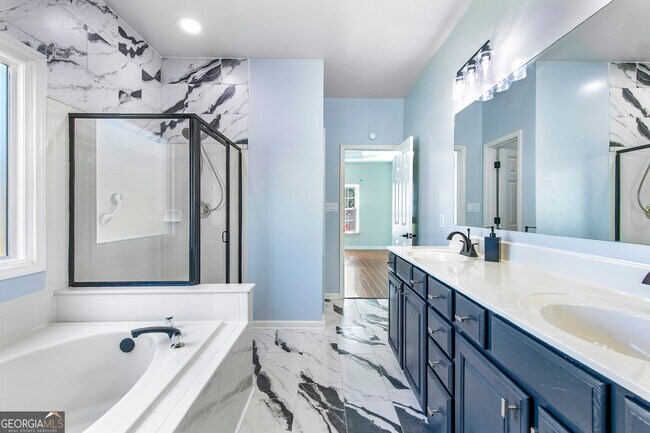 Building Photo - 6461 Edgewater Cove