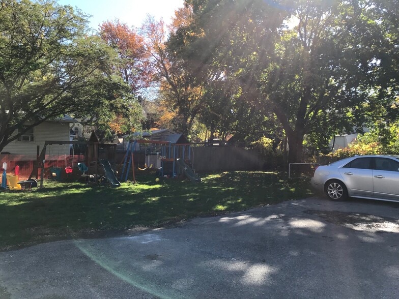 Level back yard - 1 W Academy St