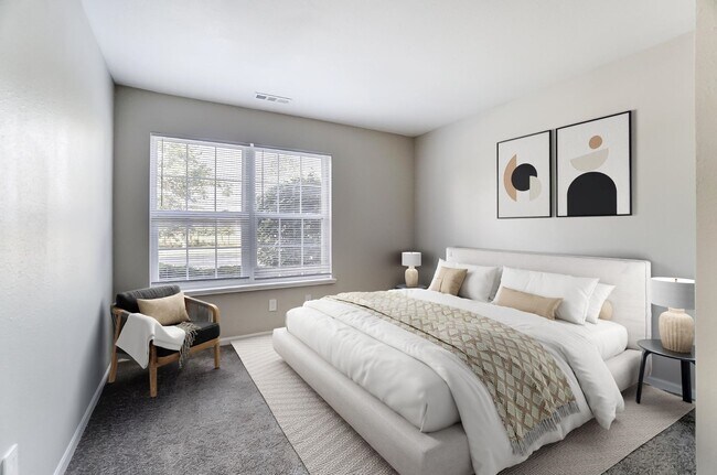 Building Photo - Renovated 2 Bedroom with Washer + Dryer Av...