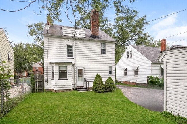 Building Photo - 19600 Milan Dr