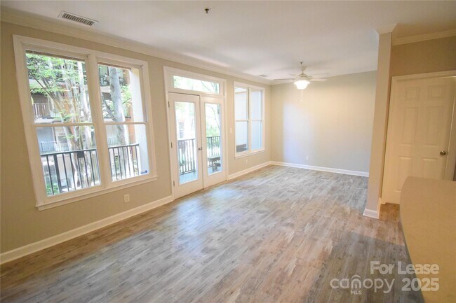 Building Photo - 416 Queens Rd