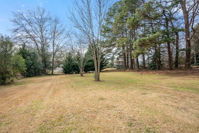 Building Photo - Beautiful 3 BR, 3BA Home-District 1 Schools, Walking Distance to Downtown Inman