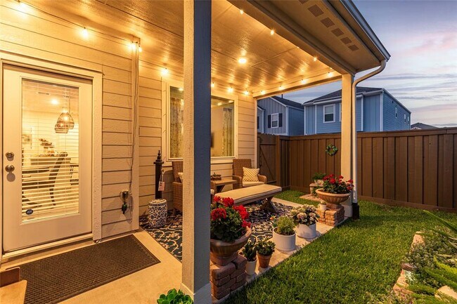 Building Photo - 614 Seabreeze Dr