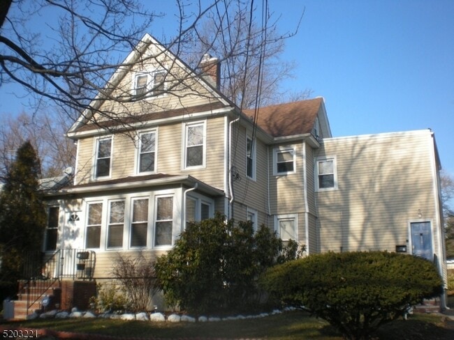 Primary Photo - 147 Phelps Ave
