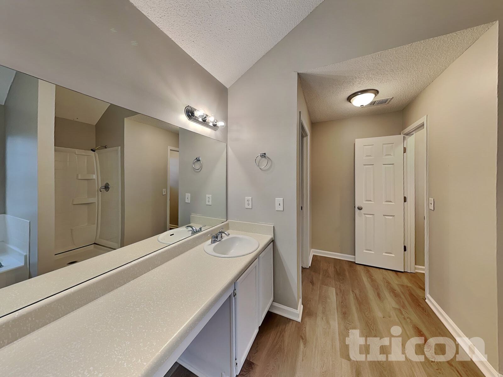 Building Photo - 2198 Colony Dr