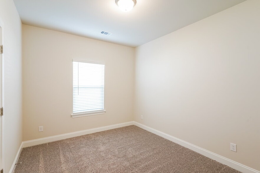 Building Photo - 1230 Dutch peak