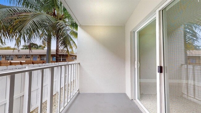 Building Photo - 426 NW 13th Ave