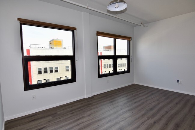 Building Photo - 4800 Brown St