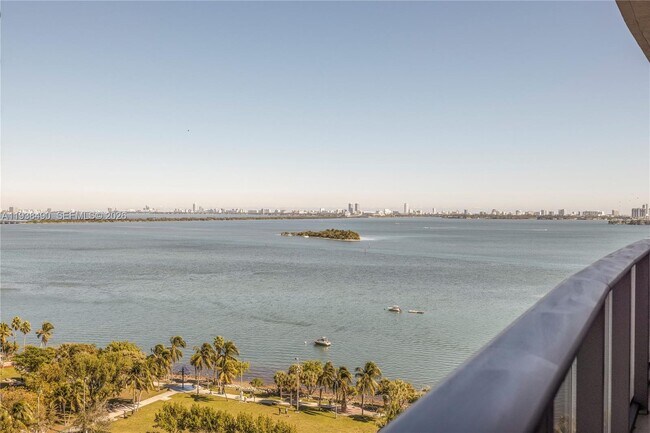 Building Photo - 488 NE 18th St