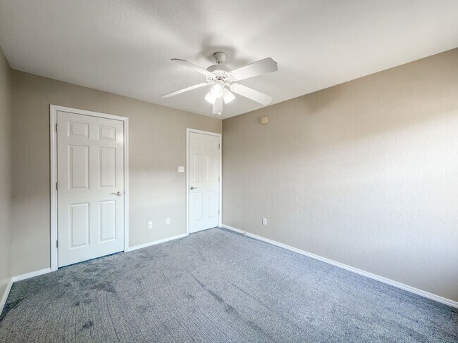 Building Photo - 604 Chateau Dr