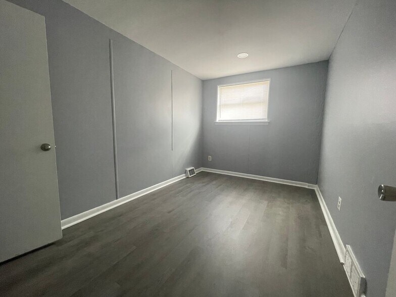 Building Photo - 2331 Hoffnagle St