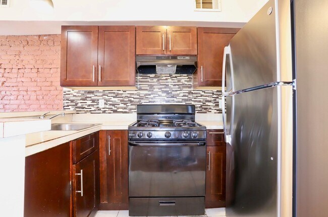 Building Photo - 37 Harmon St