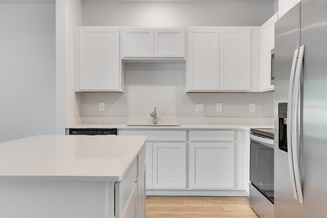 Building Photo - 810 Quinn Dr