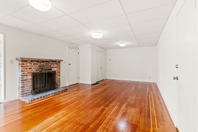 Building Photo - 6857 Armour Dr