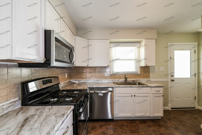 Building Photo - 1905 Mitchell Terrace