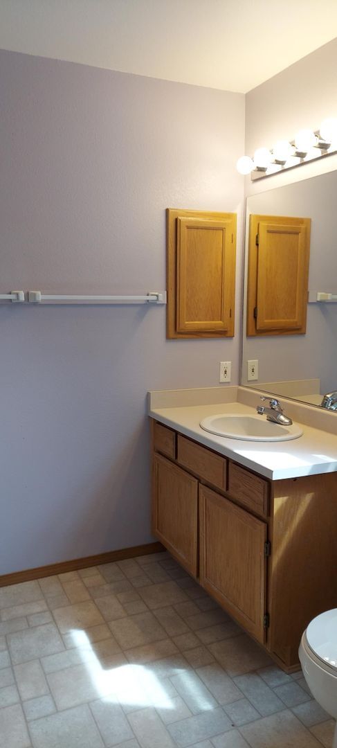 Building Photo - MOVE IN SPECIAL 1/2 OFF 1ST FULL MONTHS RENT- 3 bedroom, 2.5 bath Townhouse in Ashland!!