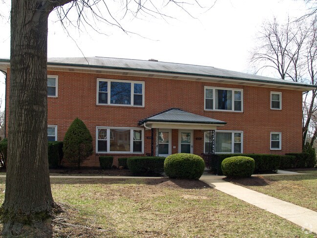 Building Photo - 4201 Sussex Dr