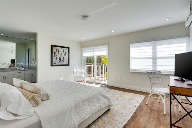 Building Photo - 6260 SW 58th Pl