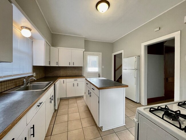 Building Photo - Four Bedroom Home in Wyoming