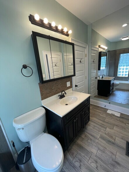 Building Photo - 324 E Center St