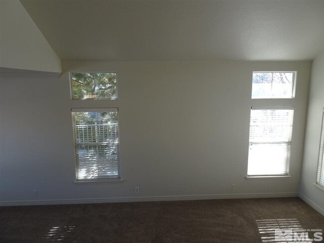 Building Photo - 7021 Heatherwood Dr