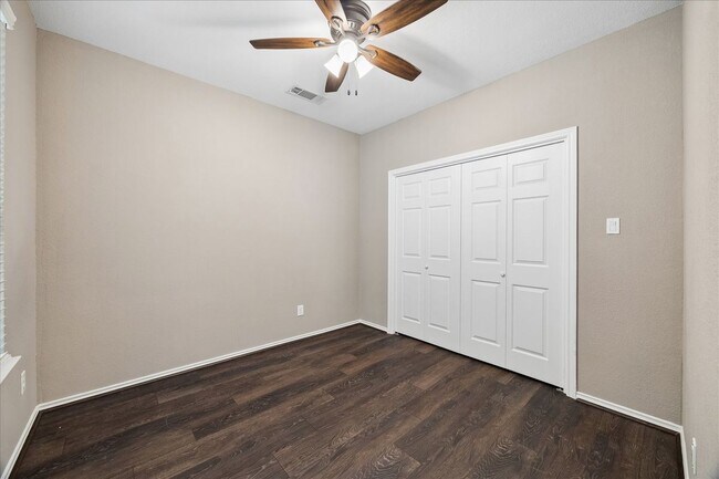 Building Photo - 8612 Cedardale Park Dr