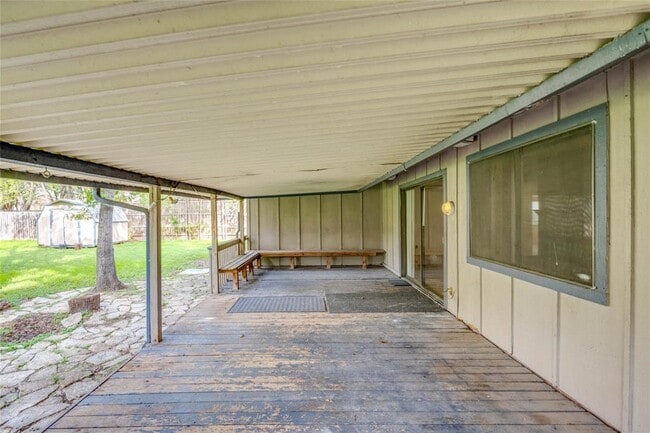 Building Photo - 1402 Meadgreen Cir