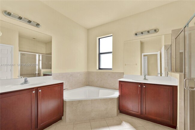 Building Photo - 11924 SW 155th Ct