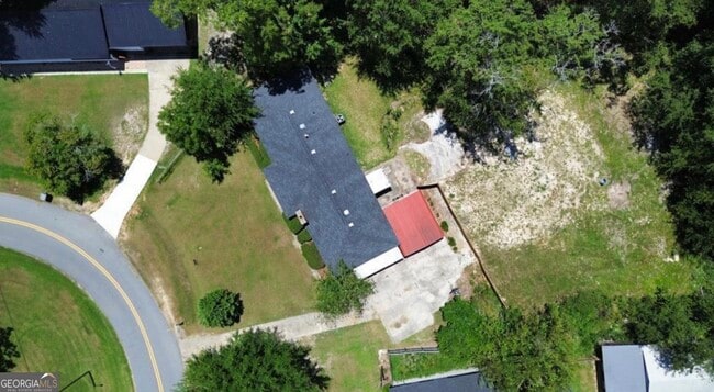 Building Photo - 108 Plum St