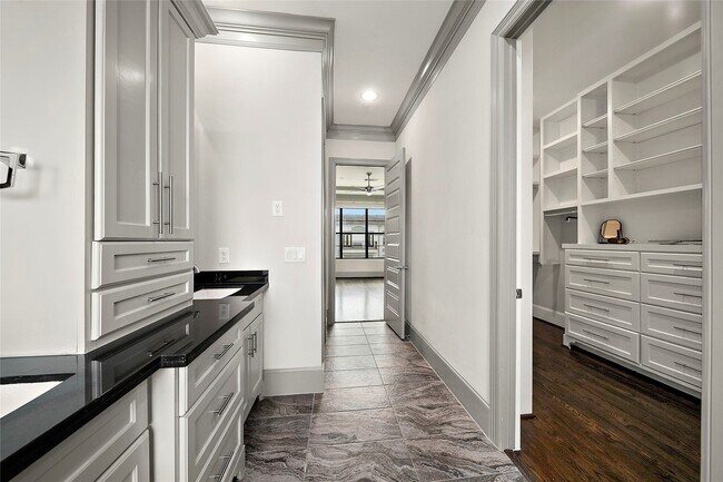 Building Photo - 2905 Bering Dr