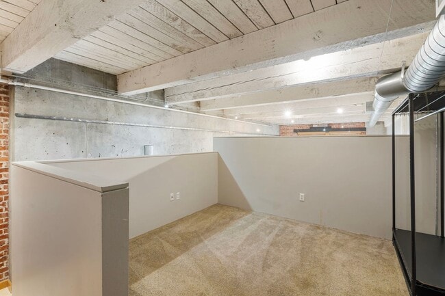 Building Photo - Historic Chown Pella Lofts - east facing studio w/parking/most utilities/rooftop deck