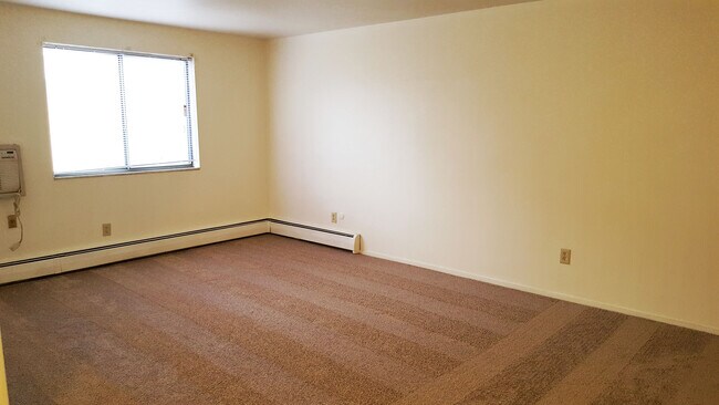 Diplomat Apartments - Pittsburgh, PA | Apartment Finder