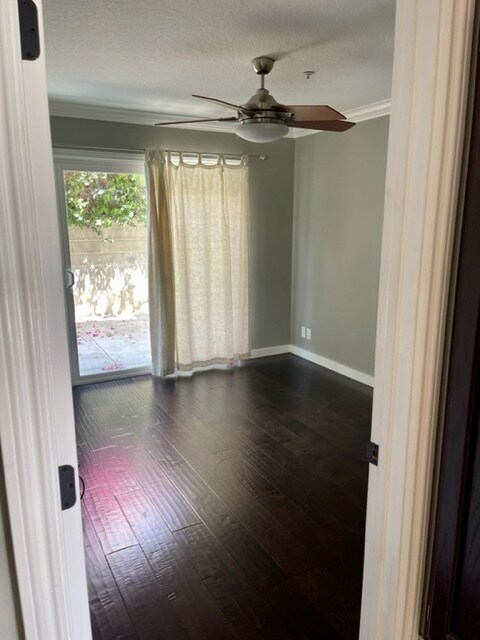 Building Photo - 228 Avenida Santa Barbara