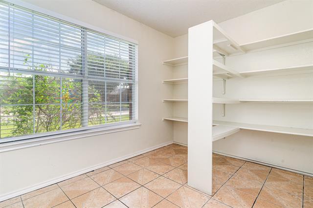 Building Photo - 1810 Cedar Ridge Dr