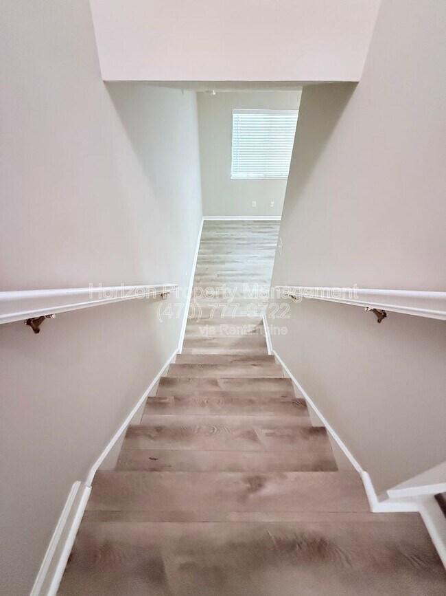 Building Photo - 4005 Hidden Hollow Dr