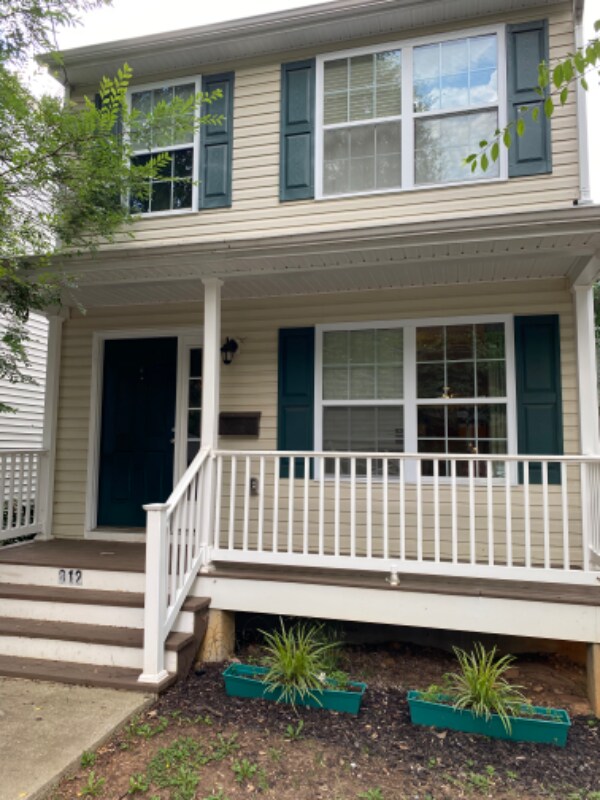 Building Photo - 812 N Harrison St