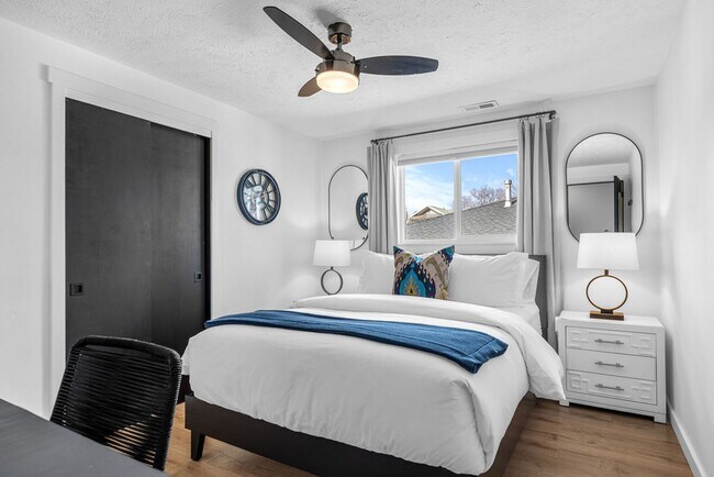 Building Photo - Modern 2BR Suite – Newly Furnished, Pet-Fr...