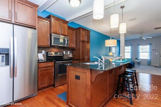 Building Photo - 515 Alderman Ln