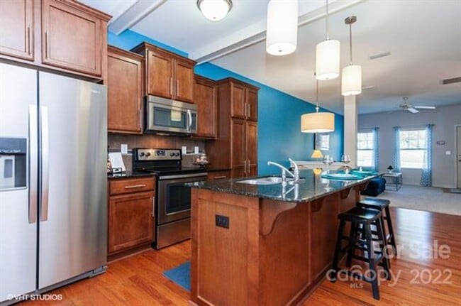 Building Photo - Bright 2BR 2.5BA Home w/ Granite + Huge Island • Loft in Fort Mill