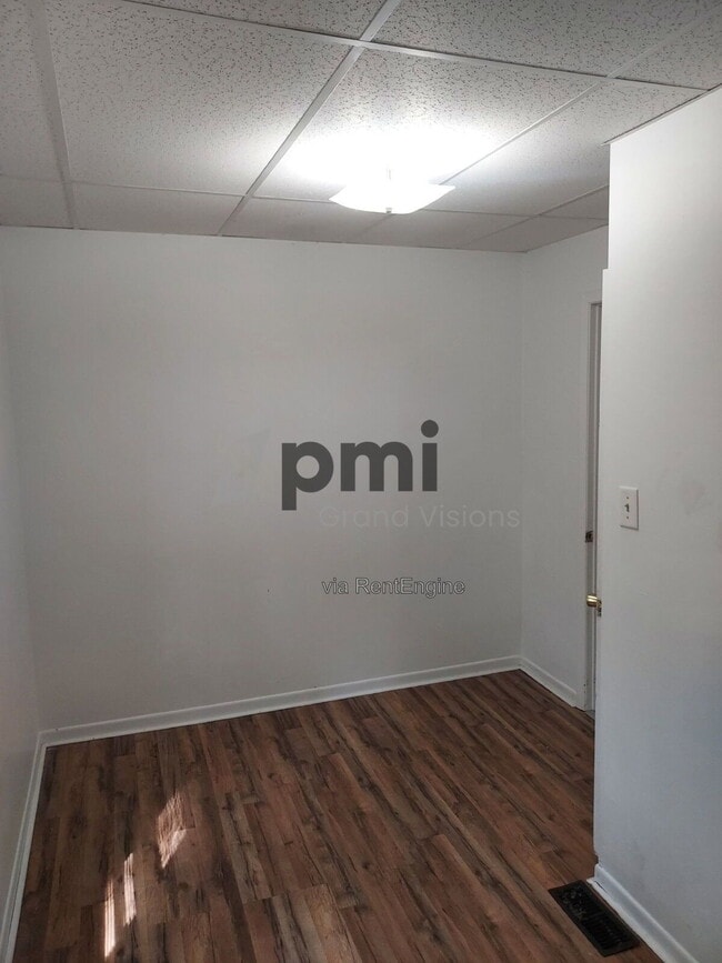 Building Photo - 419 E Peoria Ave