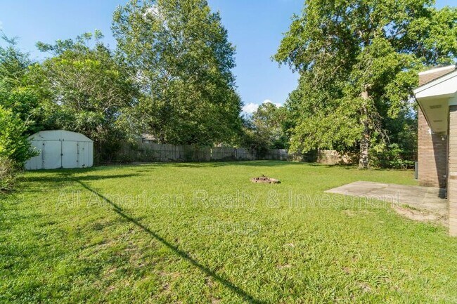 Building Photo - 502 Krest Dr