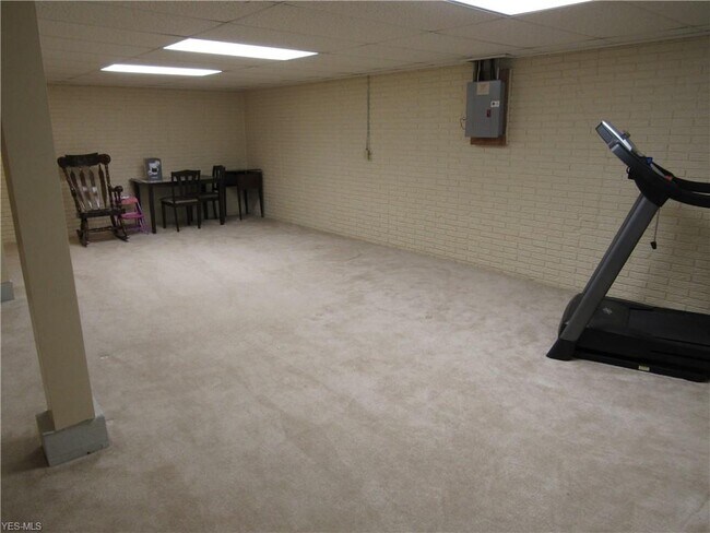Building Photo - 26929 Heatherwood Cir