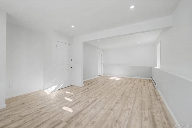 Building Photo - 25 Clinton St