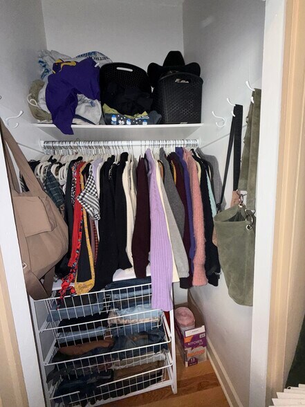 Building Photo - 2523 28th Ave S