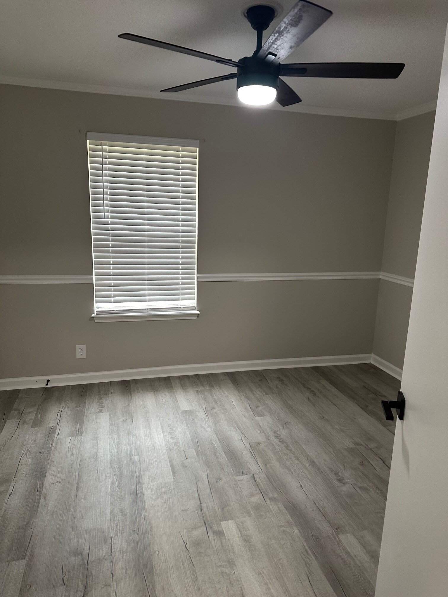 Building Photo - 939 Kingsbury Dr