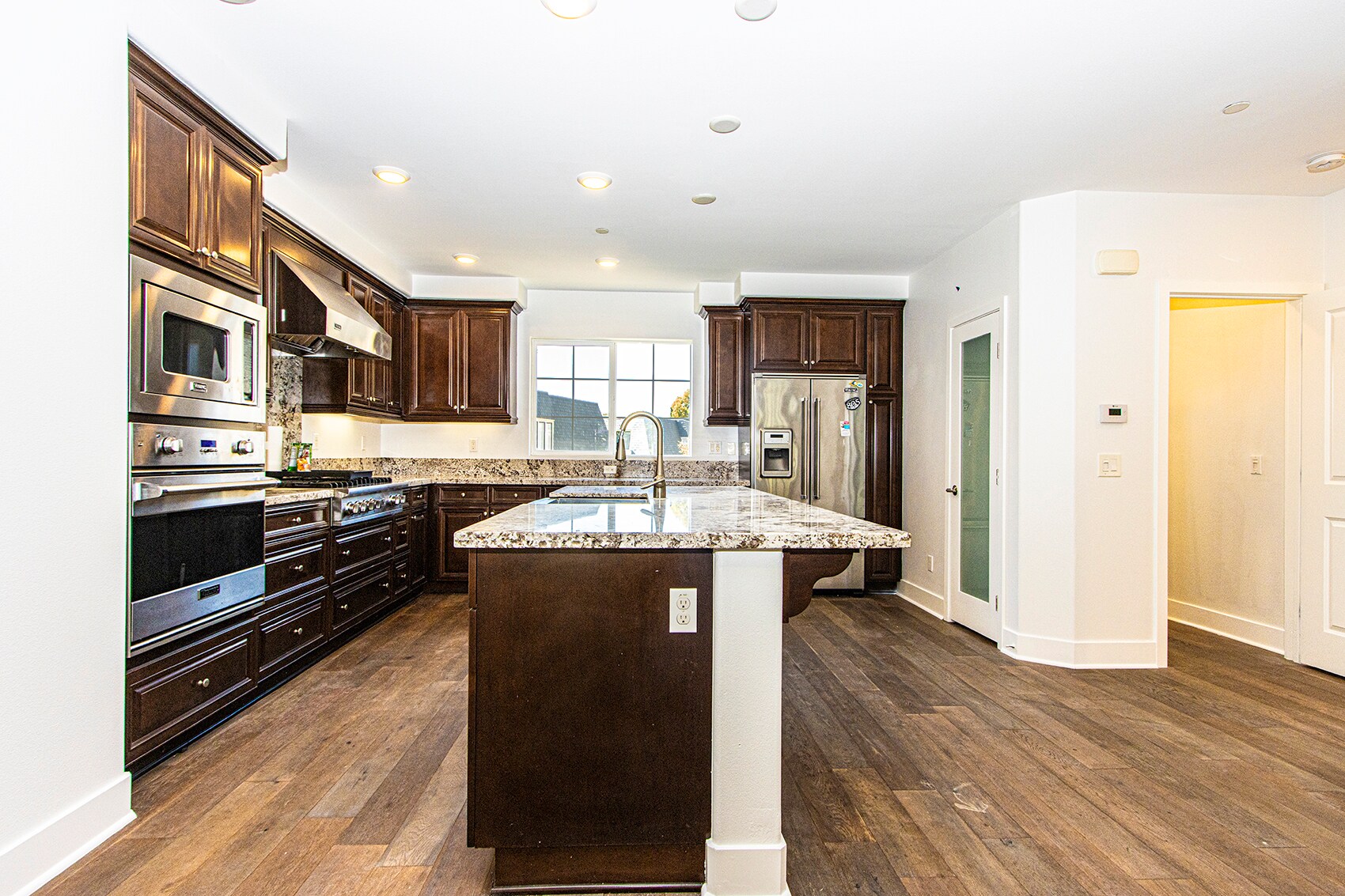 Kitchen - 2400 Torrey Pines Rd