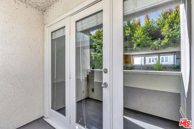 Building Photo - 811 21st St